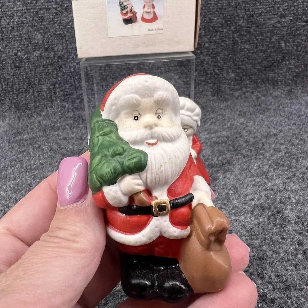 Vintage Santa & Mrs Claus Salt Pepper Shaker Set Porcelain Bisque Pie Tree